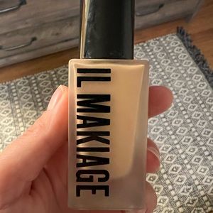 IL Makiage Woke Up Like This 040 (No Box)